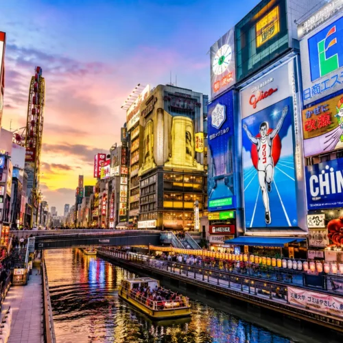 Osaka city sightseeing on a Sakura Voyages private full-day tour